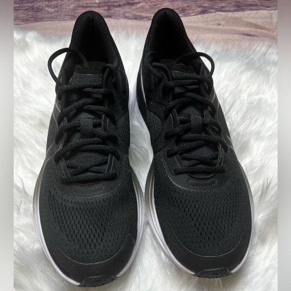 Lululemon Blissfeel Women’s Running ShoesBlack and WhiteSize 8